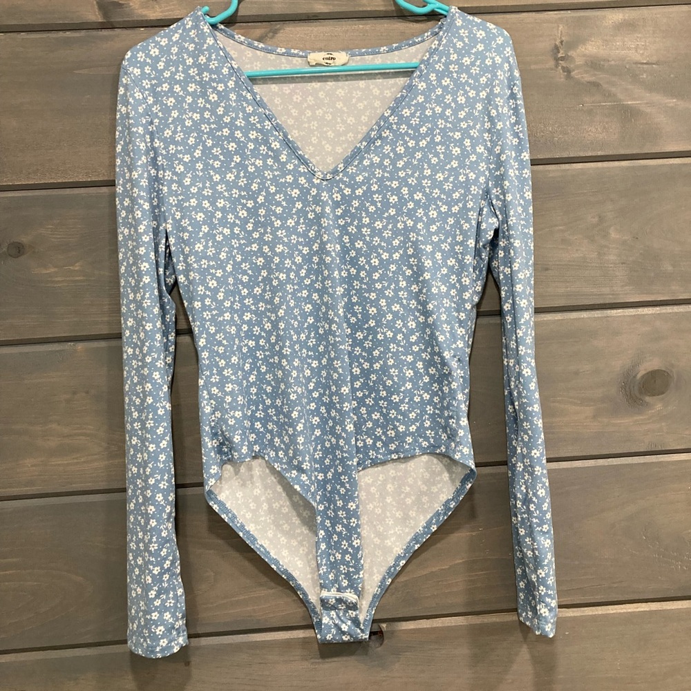 Long Sleeve V-Neck Bodysuit Women’s size Large